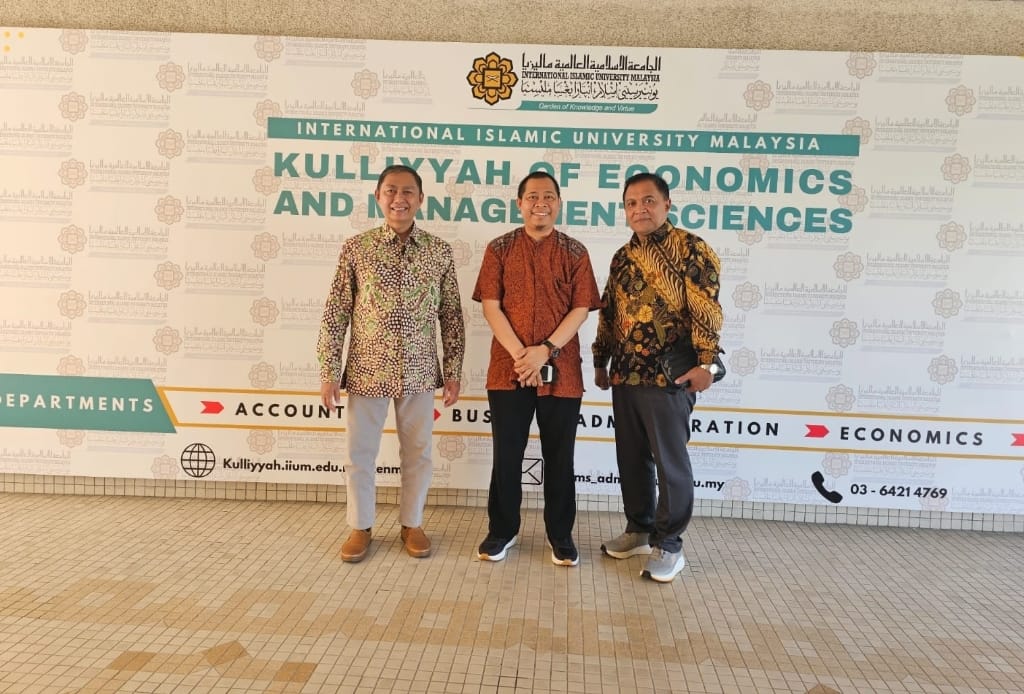 PDES Melakukan Benchmarking di International Islamic University Malaysia