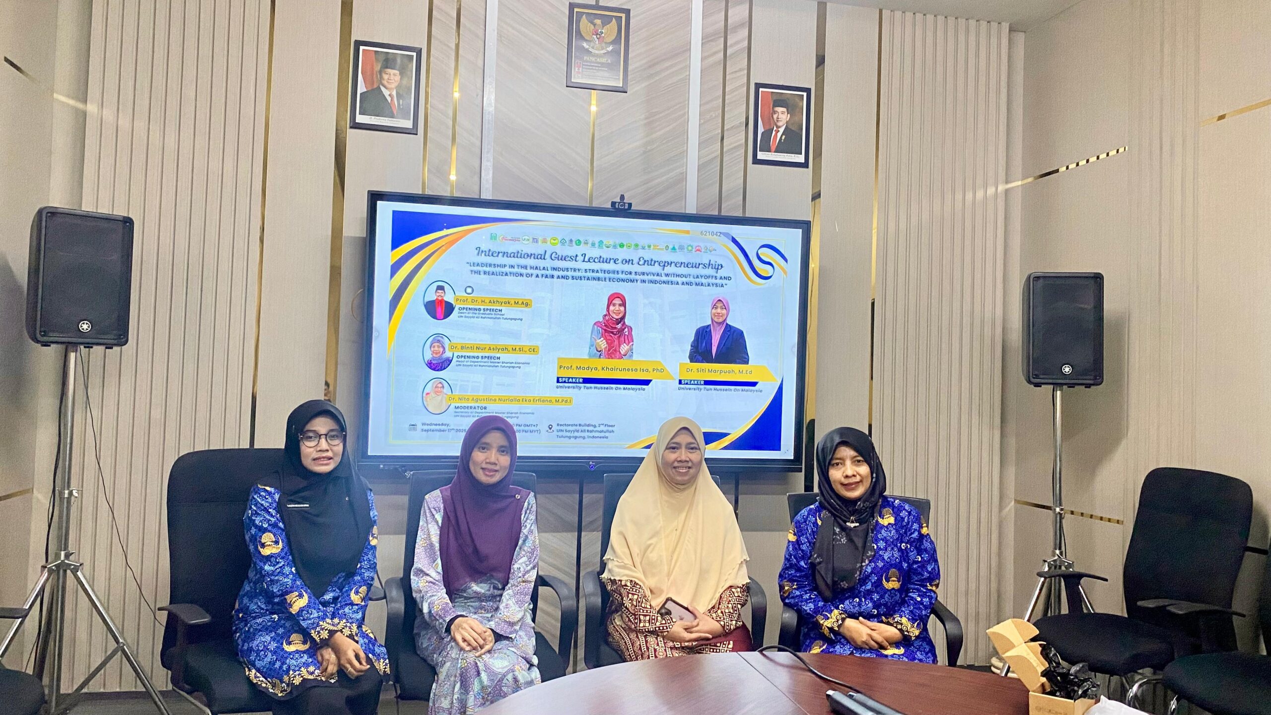 Prodi S2 Ekonomi Syariah, Pascasarjana UIN Sayyid Ali Rahmatullah Tulungagung, menyelenggarakan International Guest Lecture on Entrepreneurship dengan Narasumber dari Universiti Tun Hussein Onn Malaysia
