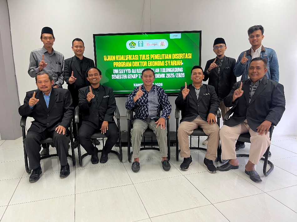 PDES SELENGGARAKAN UJIAN KUALIFIKASI TULIS BAGI MAHASISWA ANGKATAN PERDANA DAN SECARA BERKELANJUTAN MENSOSIALISASIKAN CAPAIAN PEMBELAJARAN LULUSAN (CPL)