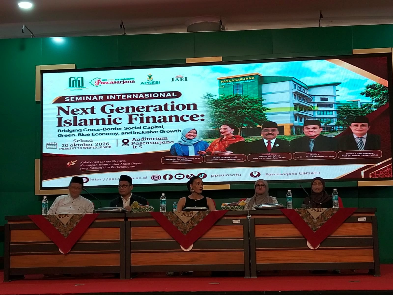 Pascasarjana UIN Sayyid Ali Rahmatullah Tulungagung menyelenggarakan Seminar Internasional bertemakan “Next-Generation Islamic Finance: Bridging Cross-Border Social Capital, Green-Blue Economy, and Inclusive Growth”